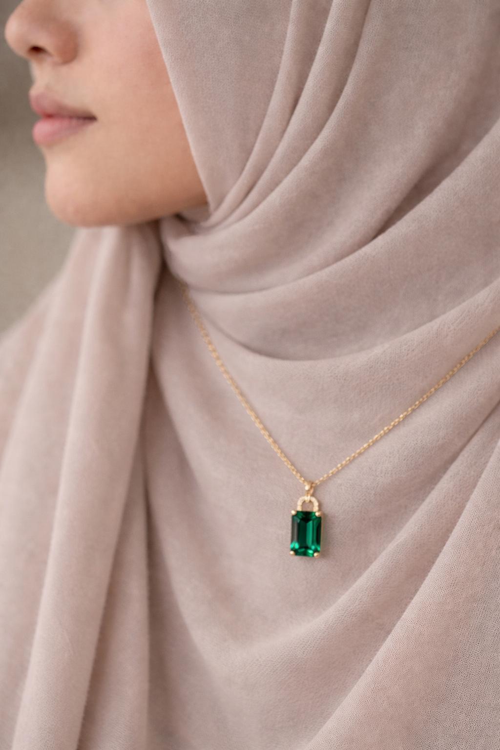 Collier vert émeraude